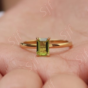 Piękny pierścionek z perydotem typu solitaire, pierścionek zaręczynowy z naturalnym perydotem w szlifie szmaragdowym dla niej, wspaniały pierścionek zaręczynowy z zielonym kamieniem, pierścionek ślubny