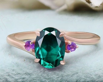 Oval formad lab-odlad smaragd bröllopsdag födelsedag förlovningsring för henne 14K roséguldpläterad elegant ametist accent silverring