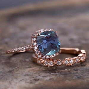 Cusion cut Alexendrite Engagement Ring set, Halo Ring Set, Gift for her, Ring with Matching Band, Anniversary ring Set, Promise RIng set
