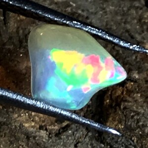 AAA Quality Natural Ethiopian Opal Polished Raw 7x7x3 mm Welo Fire Top Grade Opal Raw Gemstone For Jewelry Making & Gift