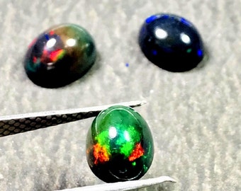 Natürlicher schwarzer Opal Oval Cabochon Edelstein für die Schmuckherstellung (6 x 8 mm)