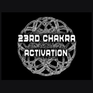 Puede incluir: Una imagen en blanco y negro de un dise&ntilde;o geom&eacute;trico con el texto "23RD CHAKRA ACTIVATION" en blanco.