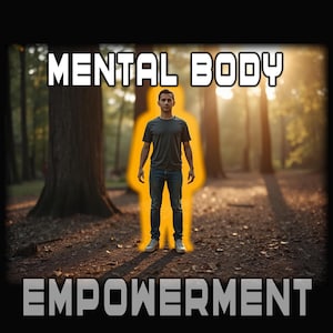 Könnte beinhalten: Eine weiße Keramiktasse mit schwarzem Henkel und dem Text "But First, Coffee" in fetter, schwarzer Schrift. Die Tasse steht vor einem verschwommenen Hintergrund, der eine gemütliche Umgebung suggeriert.