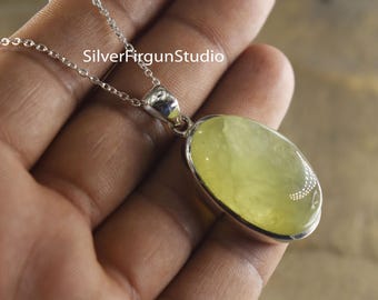 Colgante de prehnita natural hecho a mano en plata de ley 925