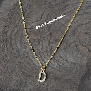 Collar inicial, collar de letras mayúsculas, collar de fuentes, joyería personalizada, collar de nombre, collar de monograma, regalo personalizado para ella