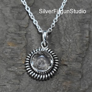 Ciondolo al quarzo trasparente, ciondolo al quarzo, ciondolo rotondo in argento, gioielli al quarzo, quarzo, argento sterling 925, regalo, gioielli in pietra bianca, miglior regalo