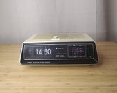 Sanyo - Radio FM AM Flip Clock - RM 5010