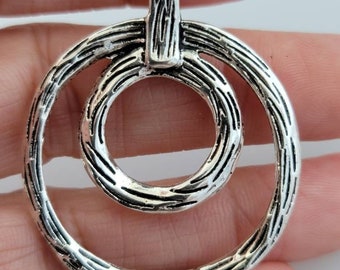 Tibetan Silver hammered open 2 rings circle charm pendants 2 sided for necklace , good for leather and chain , 43x35 mm