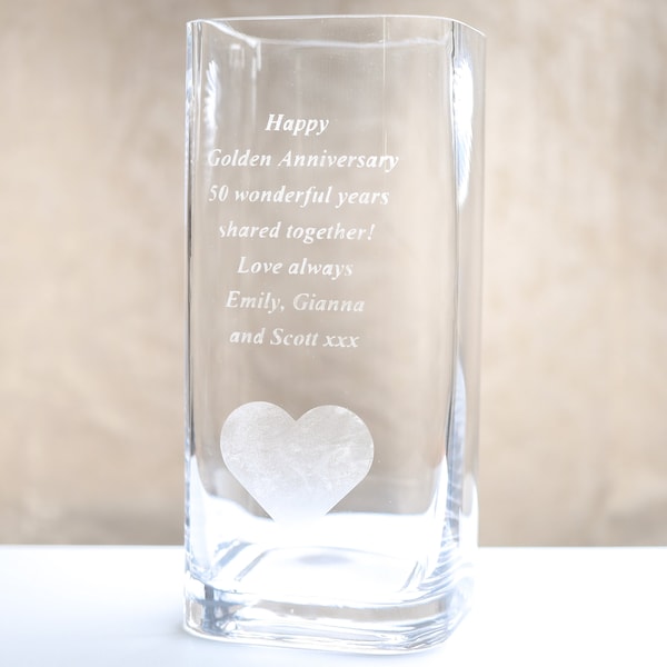 Personalised Heart Glass Vase | Birthday, Christmas, Christening, Baptism, Mother's Day | Gifts for Friend, Mum, Dad, Sister, Nan | Etched