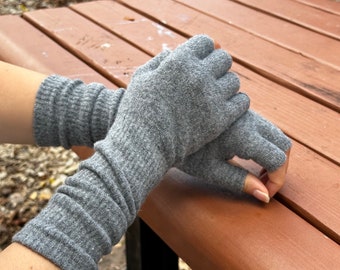 Winter Essential: Cozy Gray Wool Knit Fingerless Gloves for Women – Perfect Christmas Gift Idea for Her