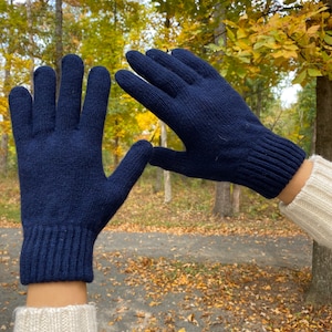 Blue winter gloves deals