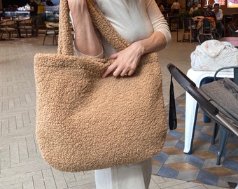 ★送料・関税込★Ossl★Handmade Dan.z fleece fluffy tote bag Fluffy Fleece Teddy Tote Bag With Zipper, Boho Large