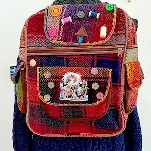 Sac à dos en laine mignon, fonctionnel et polyvalent avec une décoration artistique. Cadeaux pour elle. Unique et original. Tenez tout, sac à dos.