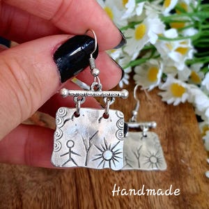 Tribal Symbol Ohrringe. Schmuck aus Schamanen. Handgefertigtes Silber Zamak. Sun & Spirit Ohrringe. Keltische Boho Ahnenohrringe.