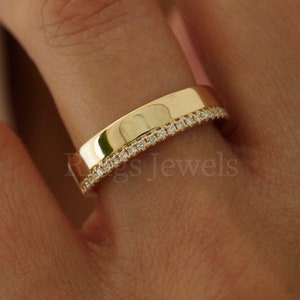Alliance demi-éternité plate unilatérale en or massif 14 carats Alliance minimaliste Moissanite Alliance confort classique pour femmes