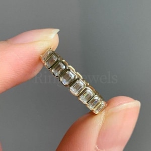 Full Eternity Bezel set Emerald Cut Moissanite Wedding Band for Woman Simulant Diamond Wedding Band Stackable Band Emerald Minimalist Band