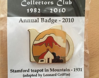 Clarice Cliff Collectors Club (CCCC) enamel badge 2010 - Mountain.