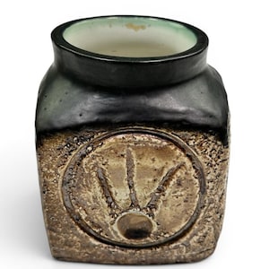 Troika marmalade pot with abstract designs by Jane Fitzgerald, circa 1970s.