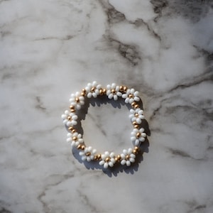 Daisy Bracelet | White | Gold | Seed Bead | Flower Bracelet | White Daisy | Womens | Girls | Jewelry | Daisy Chain | Daisy Flower | Daisies