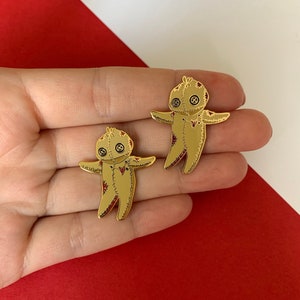 VOODOO DOLL Hard Enamel Pin / Magical Enamel Pin / Witch Enamel pin / Spooky Enamel Pin/ Witchcraft Pin / Halloween Enamel Pin / Spooky Pin