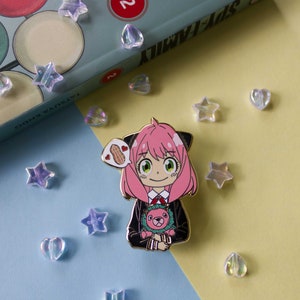 Pin de chica telépata / Pin de esmalte de familia encubierta / Pin de anime / Pin de espía