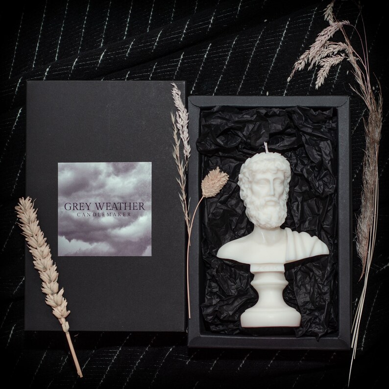 Luxurious Bust Pillar Candles Gift Home Decor Soy Wax Vegan Made in the UK Lavender Scented Candle 15cm Large Zeus Sculpture