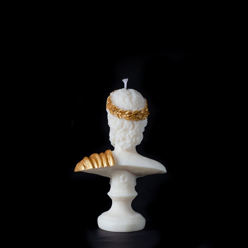 Luxurious Bust Pillar Candles Gift Home Decor Soy Wax Vegan Made in the UK Lavender Scented Candle 15cm Large Zeus Sculpture