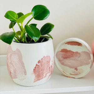 Cache Pot Boho Bohemian | 11 CM Pink White Concrete | Crackled texture | Draining saucer