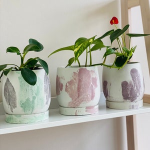 Flower pots & Saucer Design Japandi | Planter 11 CM White, Pastel | Crackled Textured pattern | Egg shaped