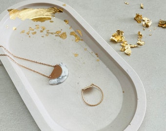 Jesmonite Tray Beige Taupe Gold | Gold leaf empty pocket | Jewelry Storage | Design bowl