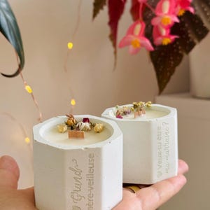 Scented Soy Candle Dried Flowers | Personalized Grandmother's Day Gift | Mom Granny Mistress