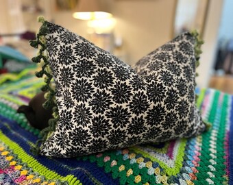 Niestandardowe szydełkowe poduszki wypełnione pierzem