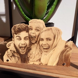 Foto auf Holz mit 3D-Schnitt und Standfuß