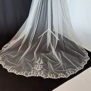 Cathedral wedding veil lace edge bridal veil ivory one layer veil white simple bridal veil long veil leaf lace applique chapel bridal veil