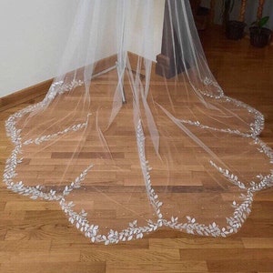 Veil wedding leaves veil bridal veil with leaf veil tulle with pearl 1 tier veil cathedral long veil pearls wedding veil fingertip veil boho