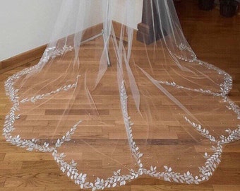 Veil wedding leaves veil bridal veil with leaf veil tulle with pearl 1 tier veil cathedral long veil pearls wedding veil fingertip veil boho