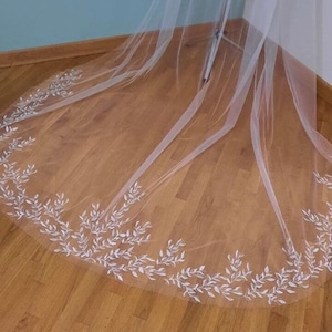 Veil wedding leaf veil ivory lace trim veil lace white applique cathedral veil long bridal veil comb elbow cathedral wedding veil leaves