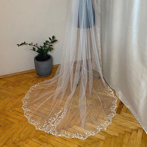 Wedding veil lace bridal veil ivory one layer veil white simple bridal veil long veil leaf lace applique chapel length veil cathedral lace