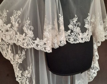 Brautschleier kurzer Schleier Hochzeitsschleier Spitzenspitze 2-fach Hochzeitsschleier Schulterschleier Spitzenspitze