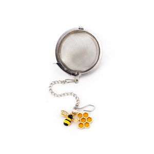 2 inch mesh ball tea strainer with bee charm