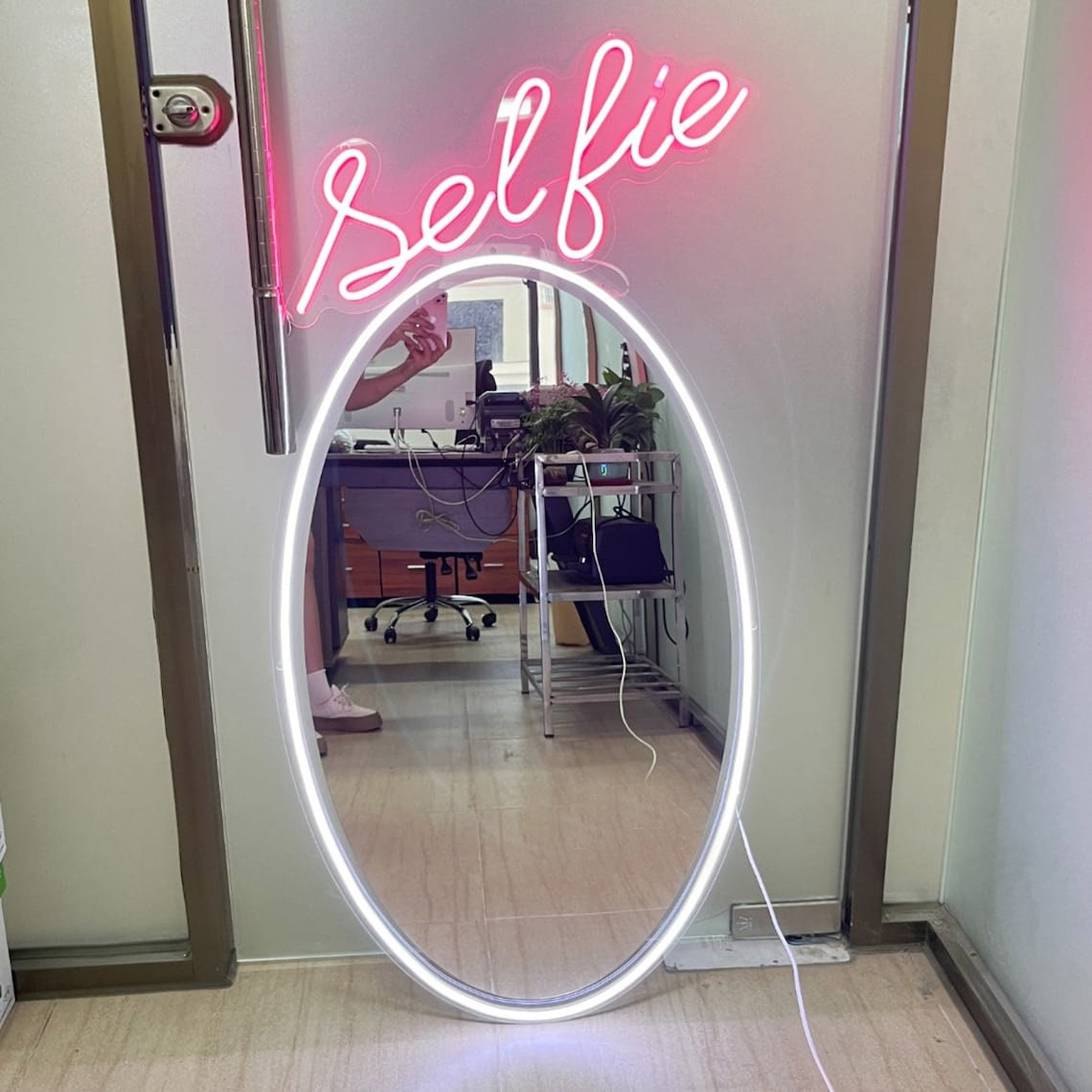 Selfie mirror discount