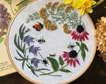 Garden Symphony PDF embroidery pattern, easy for beginner, spring wreath design, yarrow, coneflower, bellflower, bee, ant, spider, butterfly