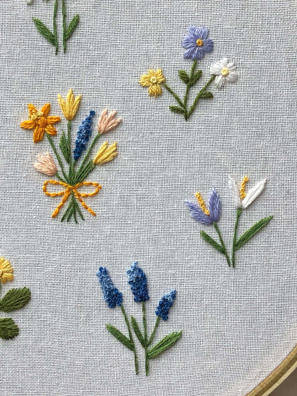 Tiny Spring Flowers Hand Embroidery Pattern: Beginner Embroidery Floral ...