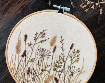 野草の刺繍パターン：秋の花柄デザイン（PDFダウンロード） - Etsy 日本