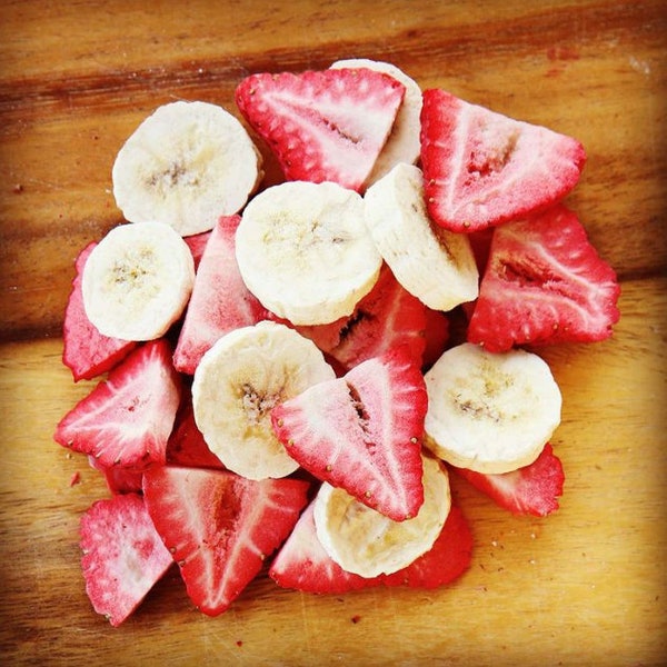 Banana Strawberry Crisps~ Rabbit, chinchilla, guinea pig, and hamster treats, Natural, organic healthy treat, high in vitamins + minerals