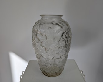 Jarrón de cristal esmerilado LIBOCHOVICE de estilo ART DECO vintage con flores, fabricado en la República Checa en los años 70/80.