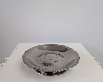 Vintage ART DECO design silver plated CELTIC butter press made in England from the 70/80s