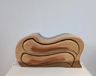 Vintage MID CENTURY design sculptural/abstract carved wooden jewelery cabinet/box from the 70/80s