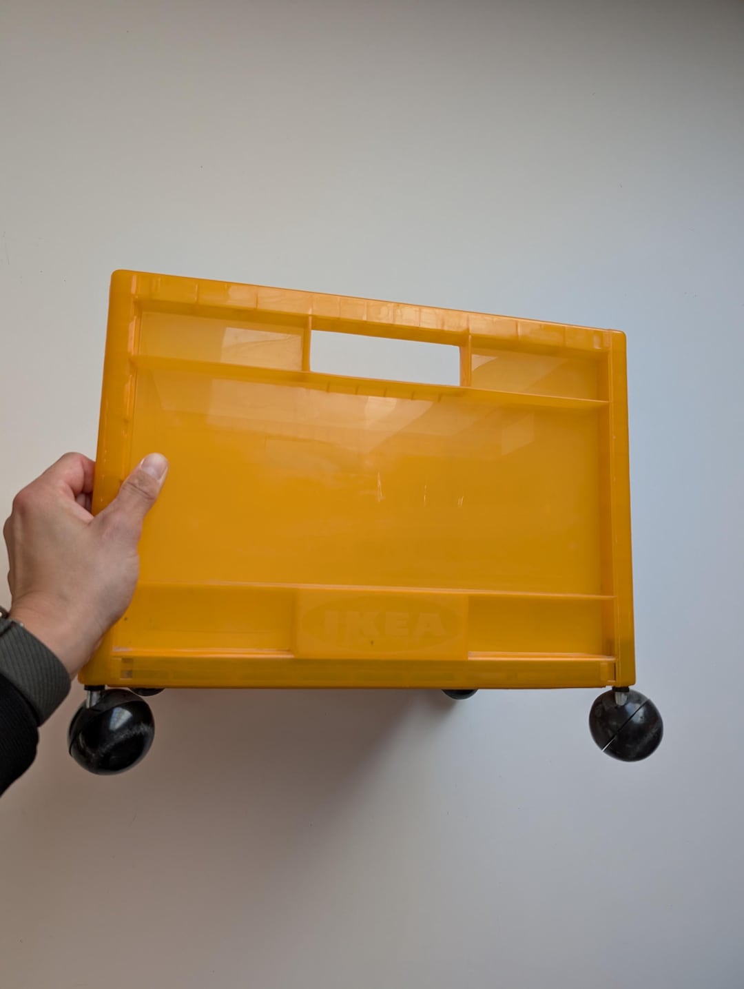 Caisse de rangement jaune transparente IKEA MÄRD de style Memphis vintage des années 90