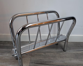 Vintage BAUHAUS style ZACK DESIGN metal frame magazine holder from the 80s